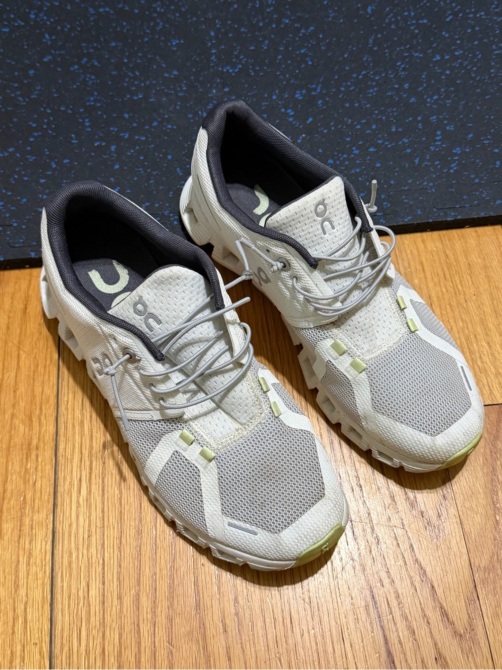 On Cloud Women’s Athletic Shoes